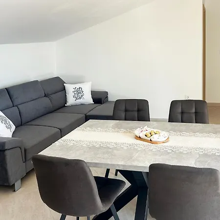Beautiful In With Wifi Apartamento Raslina